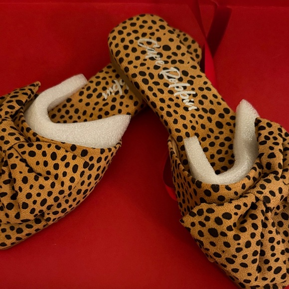 Cape Robbin Leopard Print Bow Slippers - Picture 2 of 6